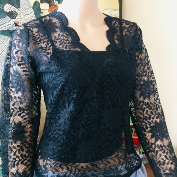 Isda & Co Black Lace Top, Size 2 - Picture 7 of 7